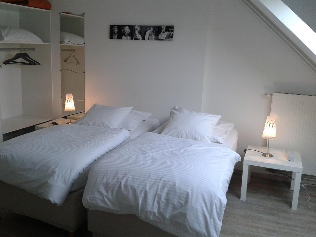Hôtel Des Bois Seltz Quarto foto